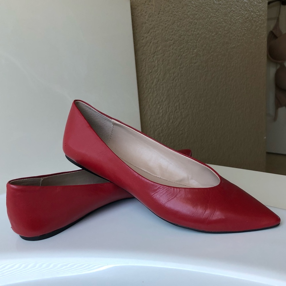 Red Point Toe Flats